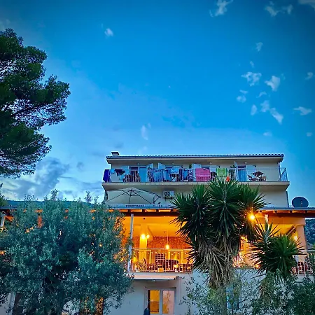 Villa Veli Nova Bed & Breakfast
