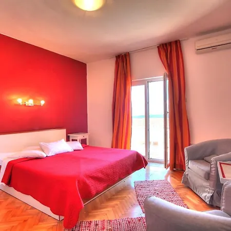 Villa Veli Nova Bed & Breakfast
